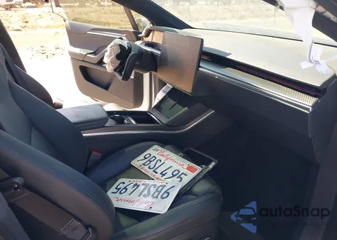 2022 Tesla Model X Plaid Tri Motor All-Wheel Drive z USA, uszkodzony, nr VIN 7SAXCBE64NF349253